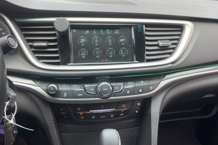 Used Buick GT 2019 18T Automatic Connected Elite Model China VI Standard Audio And AC Panel