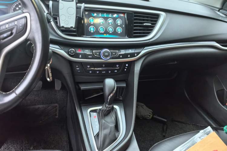 Used Buick GT 2019 18T Automatic Connected Elite Model China VI Standard Audio And AC Panel