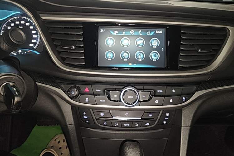 Used Buick GT 2019 18T Automatic Connected Elite Model China VI Standard Audio And AC Panel