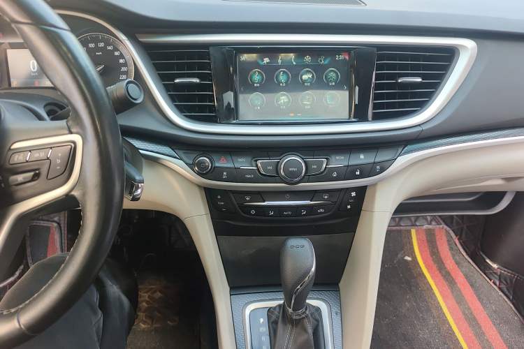 Used Buick GT 2019 15T Dual-Clutch Connected Elite Model China VI Audio And AC Panel