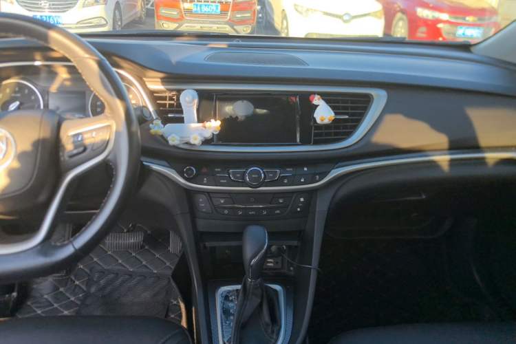 Used Buick GT 2019 18T Automatic Connected Elite Model China VI Standard Audio And AC Panel