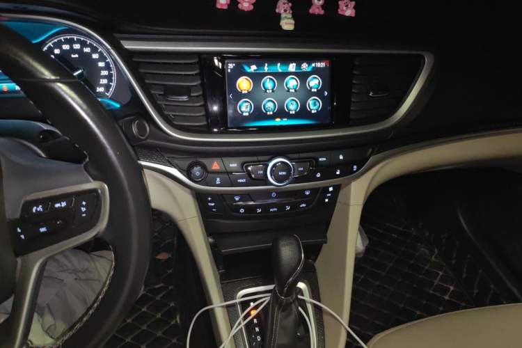 Used Buick GT 2019 15T Dual-Clutch Connected Elite Model China VI Audio And AC Panel