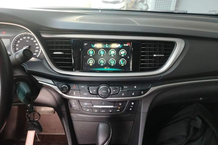 Used Buick GT 2019 18T Automatic Connected Elite Model China VI Standard Audio And AC Panel