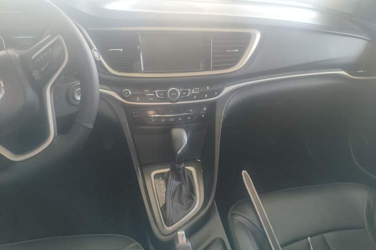 Used Buick GT 2019 18T Automatic Connected Elite Model China VI Standard Audio And AC Panel