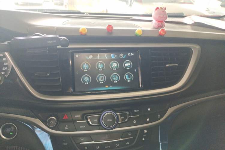 Used Buick GT 2019 18T Automatic Connected Elite Model China V Standard Audio And AC Panel