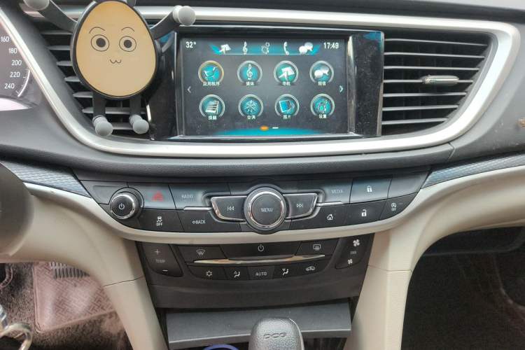 Used Buick GT 2019 15T Dual-Clutch Connected Elite Model China VI Audio And AC Panel
