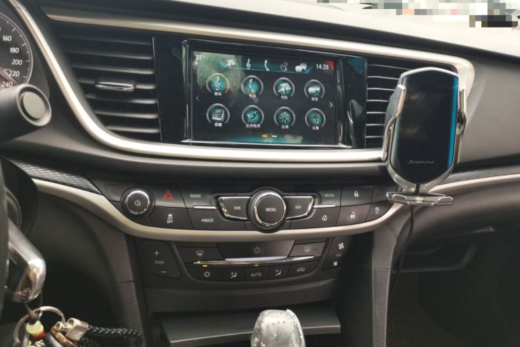 Used Buick GT 2019 18T Automatic Connected Elite Model China V Standard Audio And AC Panel