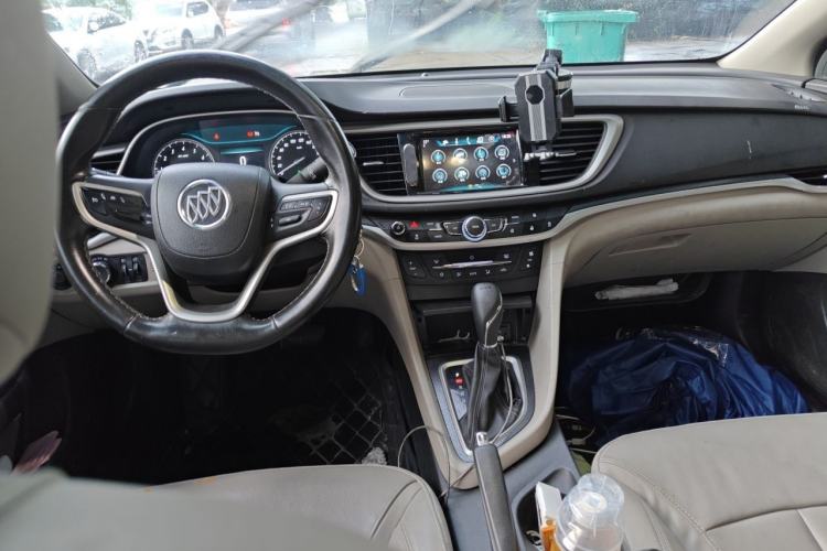 Used Buick GT 2019 15T Dual-Clutch Connected Elite Model China VI Center Console