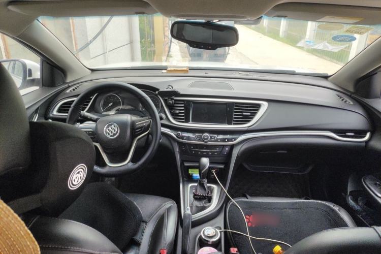 Used Buick GT 2019 18T Automatic Connected Elite Model China V Standard Center Console
