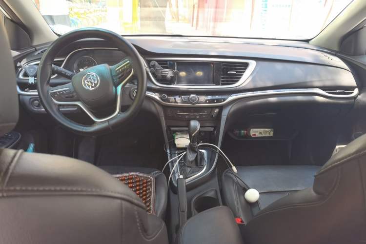 Used Buick GT 2019 18T Automatic Connected Elite Model China VI Standard Center Console