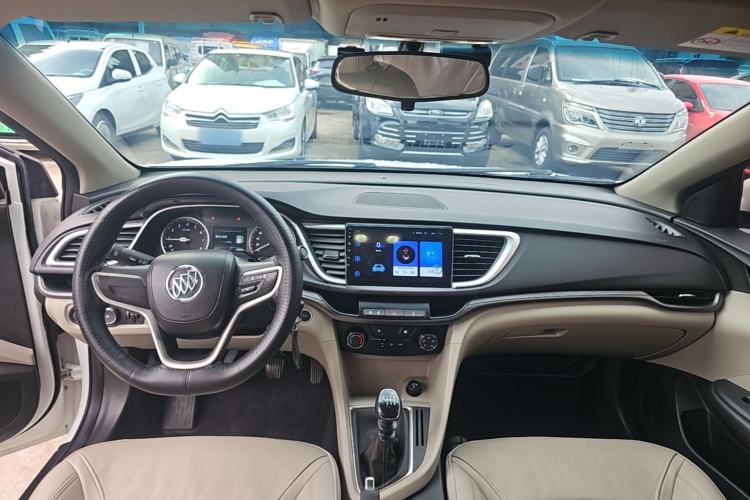 Used Buick GT 2019 15T Manual Elite Version China VI Standard Center Console