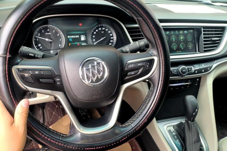 Used Buick GT 2019 15T Dual-Clutch Connected Elite Model China VI Center Console