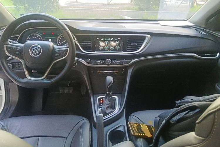 Used Buick GT 2019 18T Automatic Connected Elite Model China VI Standard Center Console
