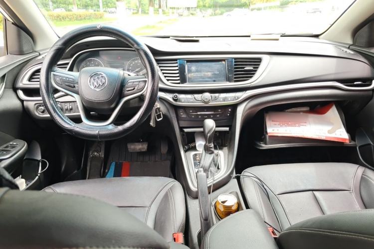Used Buick GT 2019 18T Automatic Connected Elite Model China VI Standard Center Console