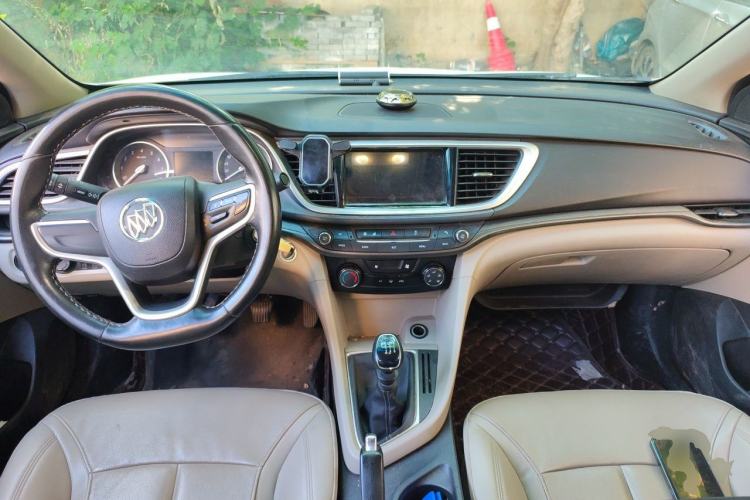 Used Buick GT 2019 15T Manual Elite Version China VI Standard Center Console