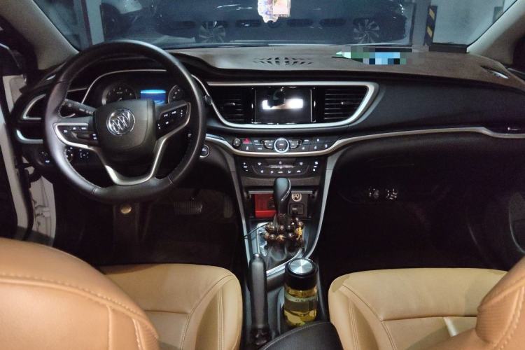 Used Buick GT 2019 18T Automatic Connected Flagship Version China VI Standard Center Console