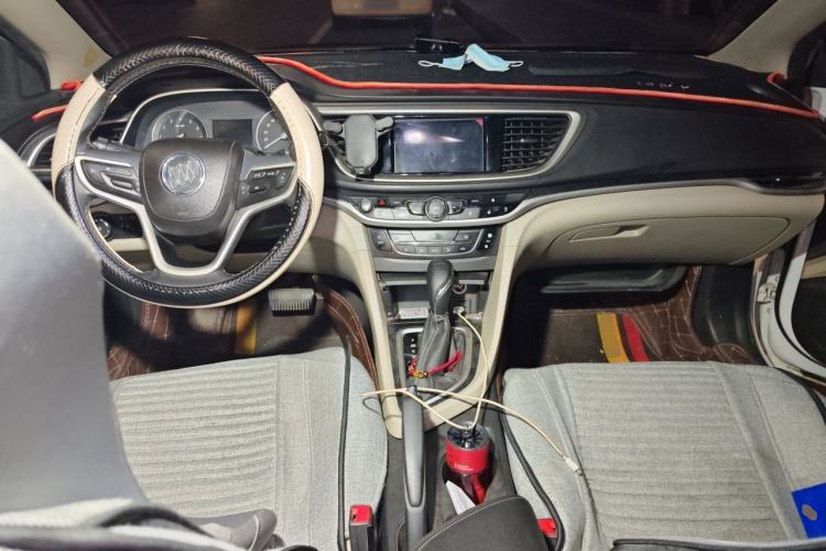 Used Buick GT 2019 15T Dual-Clutch Connected Elite Model China VI Center Console