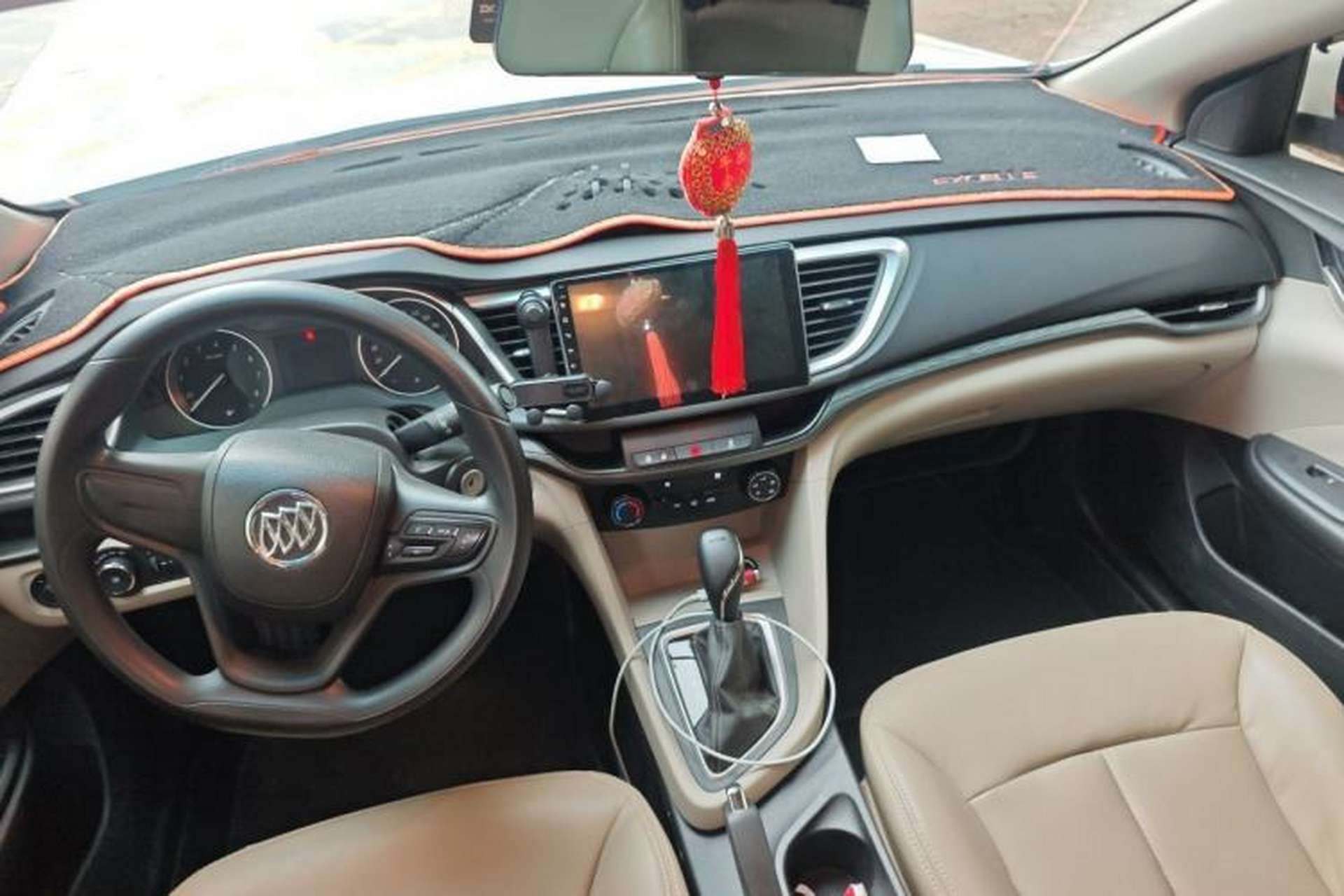 Used Buick GT 2019 15T Dual-Clutch Advanced Version China VI Standard Center Console