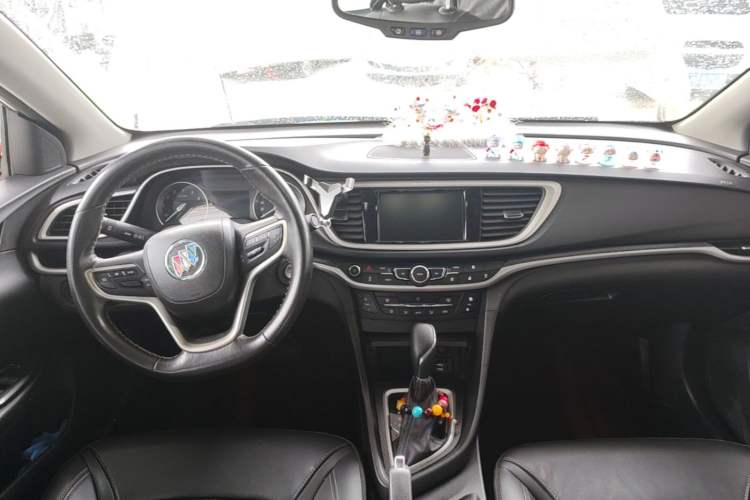 Used Buick GT 2019 18T Automatic Connected Elite Model China VI Standard Center Console