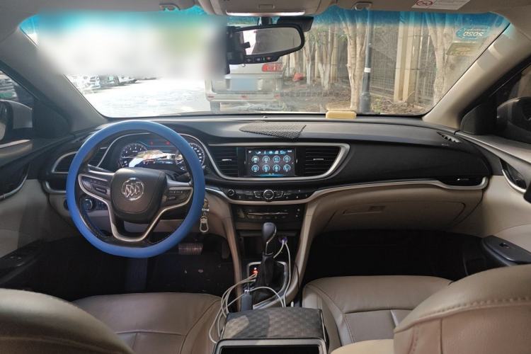 Used Buick GT 2019 15T Dual-Clutch Connected Elite Model China VI Center Console