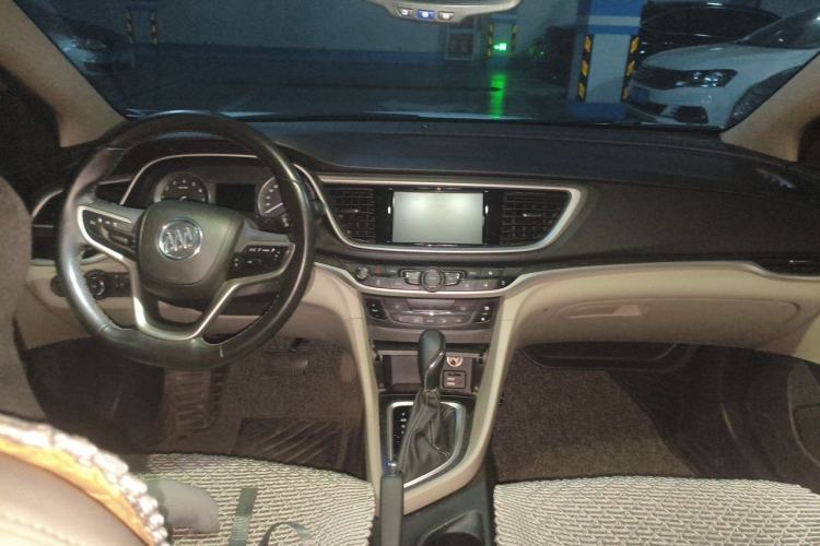 Used Buick GT 2019 15T Dual-Clutch Connected Elite Model China VI Center Console