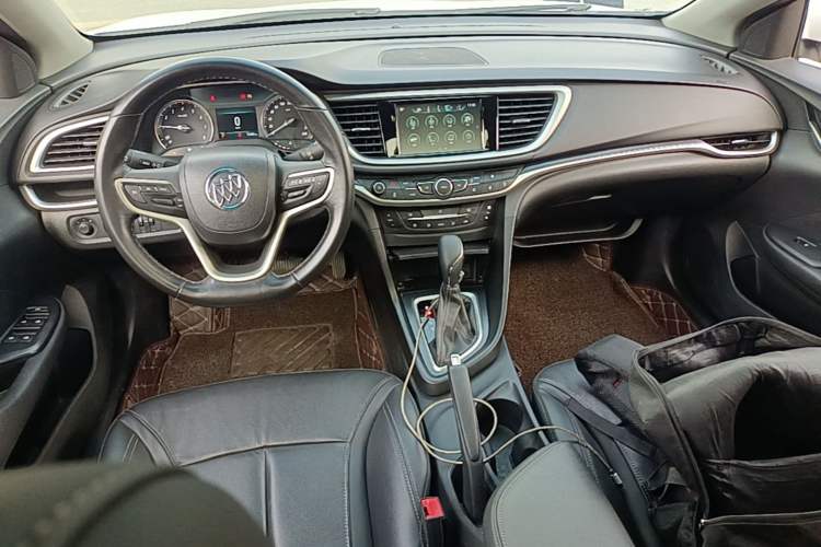 Used Buick GT 2019 18T Automatic Connected Elite Model China VI Standard Center Console