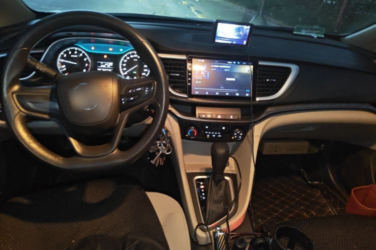 Used Buick GT 2019 15T Dual-Clutch Advanced Version China VI Standard Center Console