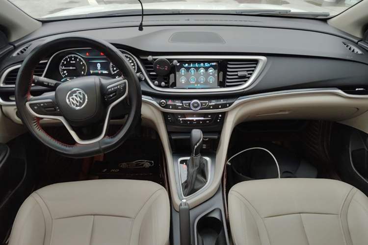 Used Buick GT 2019 15T Dual-Clutch Connected Elite Model China VI Center Console