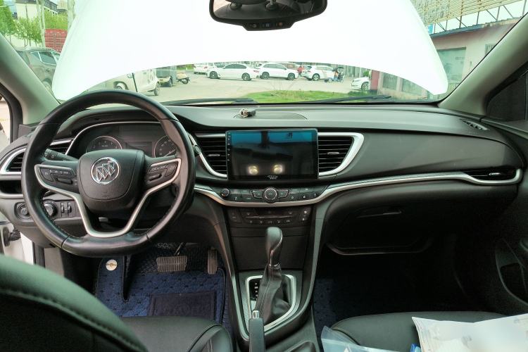 Used Buick GT 2019 18T Automatic Connected Elite Model China VI Standard Center Console