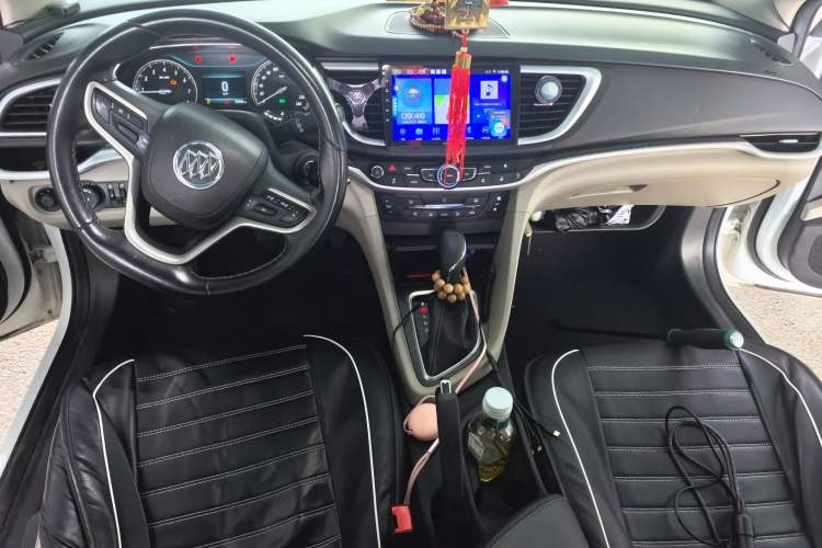 Used Buick GT 2019 15T Dual-Clutch Connected Elite Model China VI Center Console