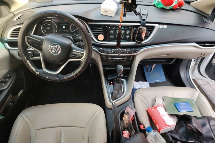 Used Buick GT 2019 15T Dual-Clutch Connected Elite Model China VI Center Console