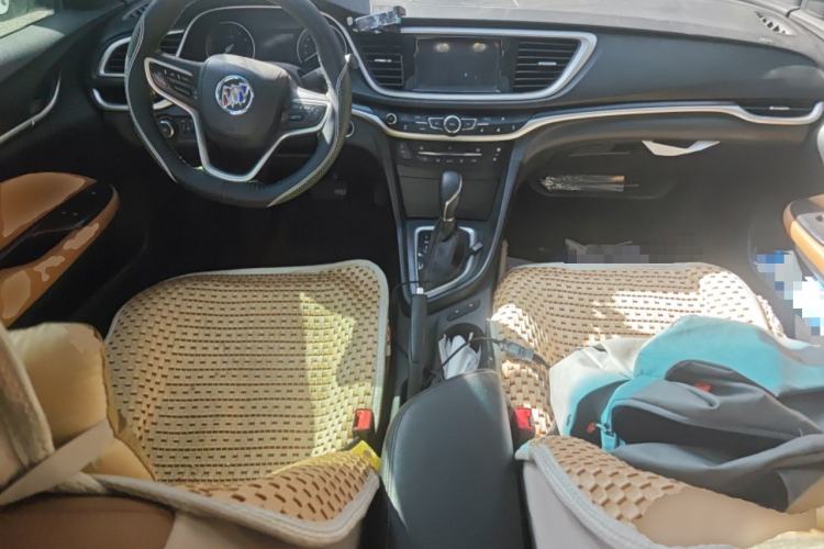 Used Buick GT 2019 18T Automatic Connected Flagship Version China VI Standard Center Console