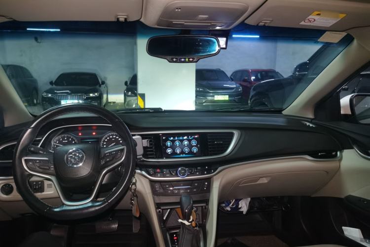 Used Buick GT 2019 15T Dual-Clutch Connected Elite Model China VI Center Console