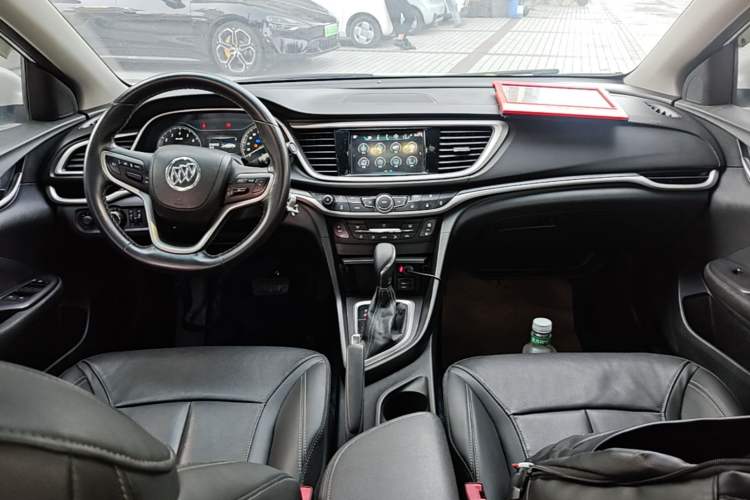 Used Buick GT 2019 18T Automatic Connected Elite Model China VI Standard Center Console
