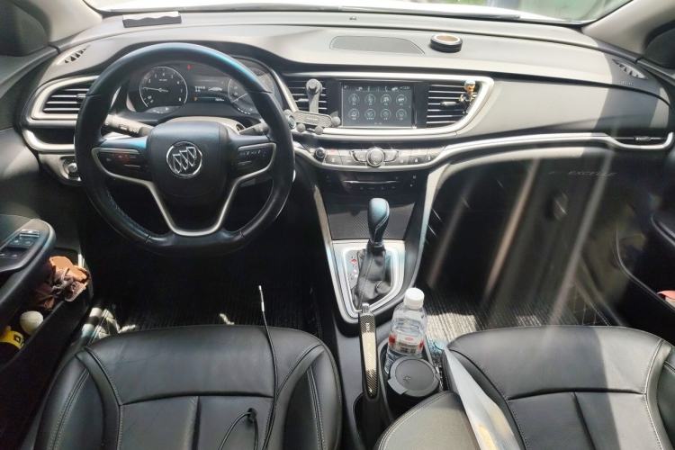 Used Buick GT 2019 18T Automatic Connected Elite Model China VI Standard Center Console