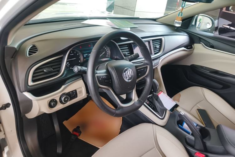 Used Buick GT 2019 15T Dual-Clutch Connected Elite Model China VI Center Console