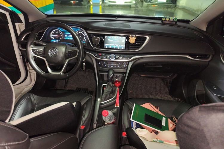 Used Buick GT 2019 18T Automatic Connected Elite Model China VI Standard Center Console