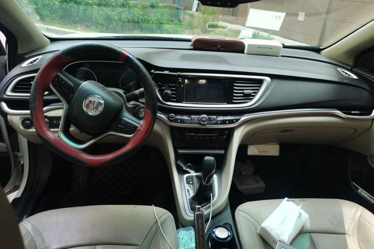 Used Buick GT 2019 15T Dual-Clutch Connected Elite Version China V Standard Center Console