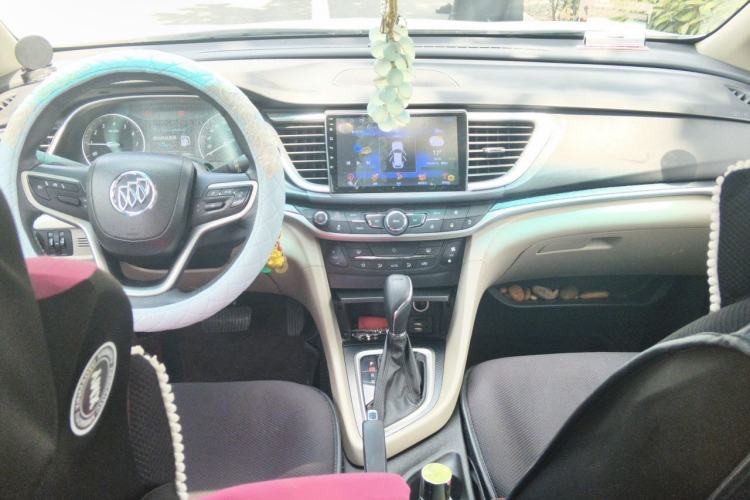 Used Buick GT 2019 15T Dual-Clutch Connected Elite Version China V Standard Center Console