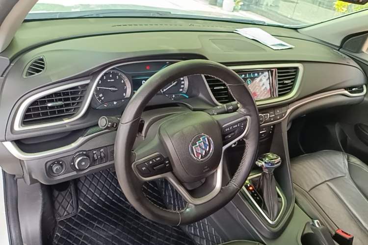 Used Buick GT 2019 18T Automatic Connected Elite Model China VI Standard Center Console