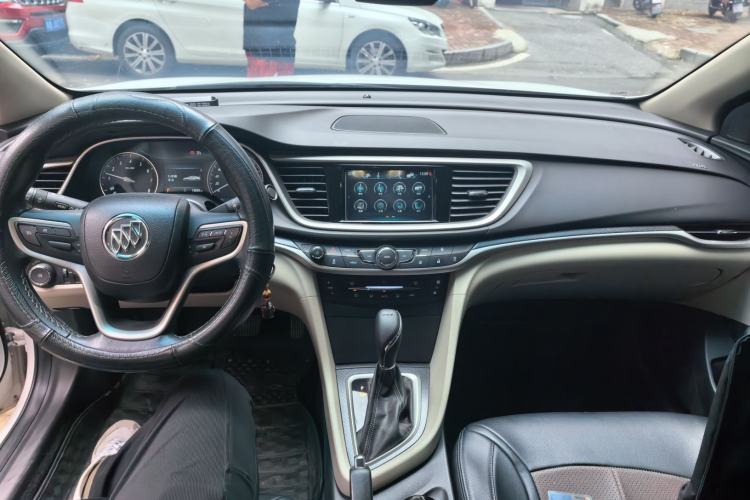 Used Buick GT 2019 15T Dual-Clutch Connected Elite Model China VI Center Console