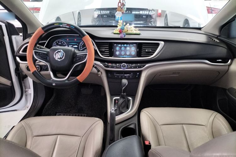Used Buick GT 2019 15T Dual-Clutch Connected Elite Model China VI Center Console