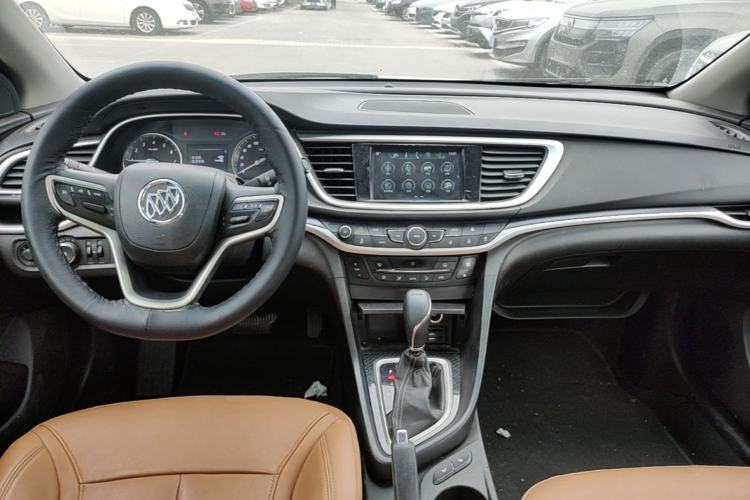 Used Buick GT 2019 18T Automatic Connected Flagship Version China V Standard Center Console