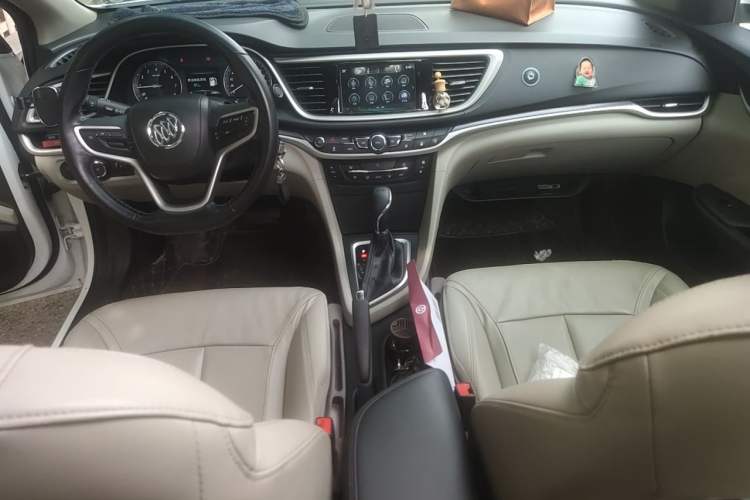 Used Buick GT 2019 15T Dual-Clutch Connected Elite Model China VI Center Console