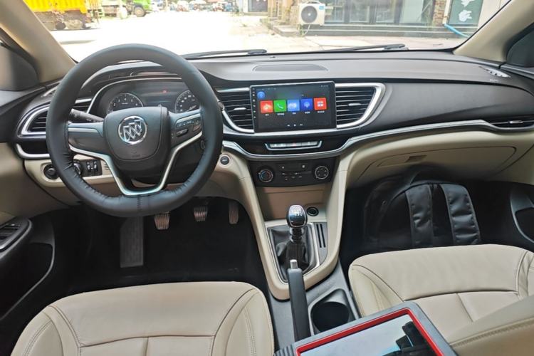 Used Buick GT 2019 15T Manual Elite Version China VI Standard Center Console