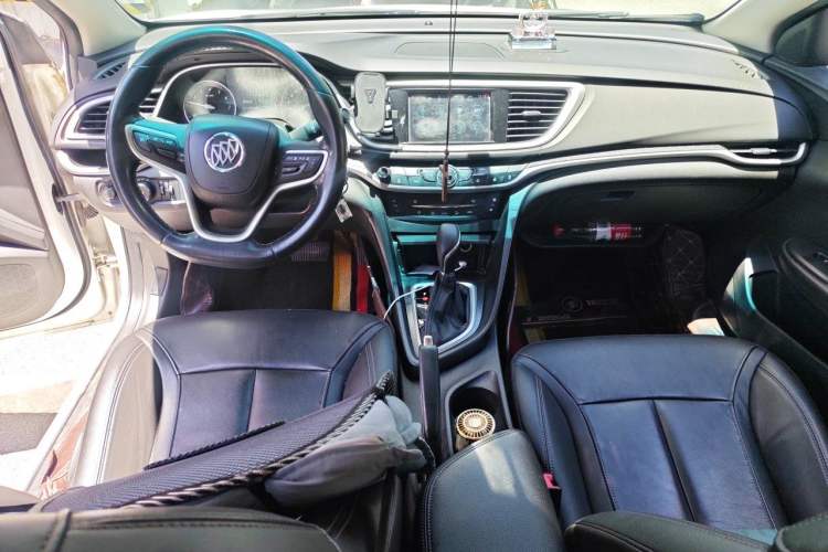 Used Buick GT 2019 18T Automatic Connected Elite Model China VI Standard Center Console
