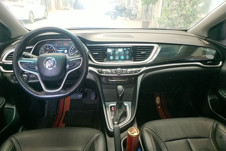 Used Buick GT 2019 18T Automatic Connected Elite Model China VI Standard Center Console