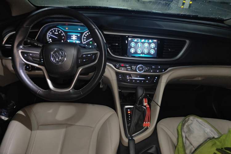 Used Buick GT 2019 15T Dual-Clutch Connected Elite Model China VI Center Console