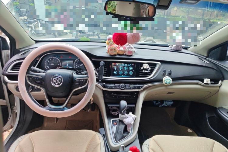 Used Buick GT 2019 15T Dual-Clutch Connected Elite Model China VI Center Console