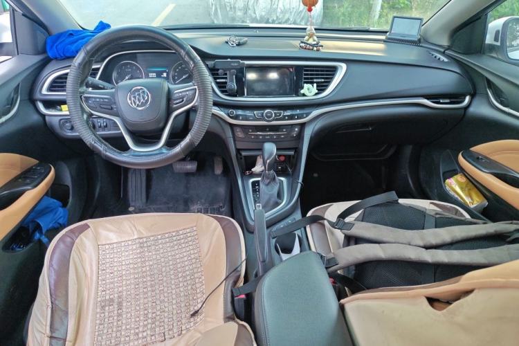 Used Buick GT 2019 18T Automatic Connected Flagship Version China V Standard Center Console